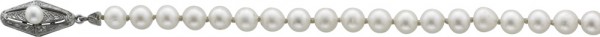 Perlenkette – Perlencollier 50cm mit mit leicht unrunden jap. Akoyazuchtperlen, der Verschluss ist in Silber Sterlingsilber 835/-
