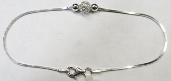 Armband in Silber Sterlingsilber 925/-, in 18,5cm länge, mitZwieschenelementen Kugelngemustert, mit Karabiner-verschluss